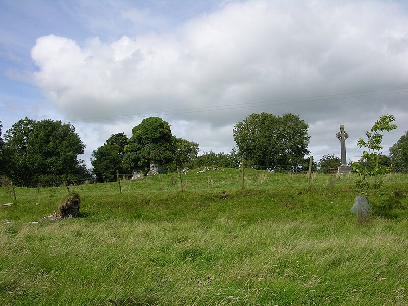 Íomhá:Cros chuimhneacháin ar Armhá Eachroma.jpg