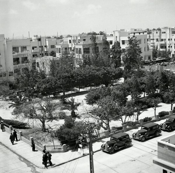 קובץ:גן החשמל תל אביב 1938.jpg