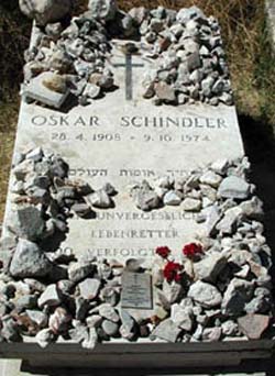 קבר אוסקר שינדלר בבית הקברות הפרוטסטנטי