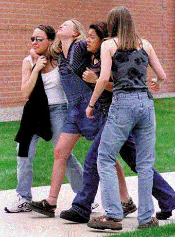 קובץ:Columbine Breaking News Photography.gif