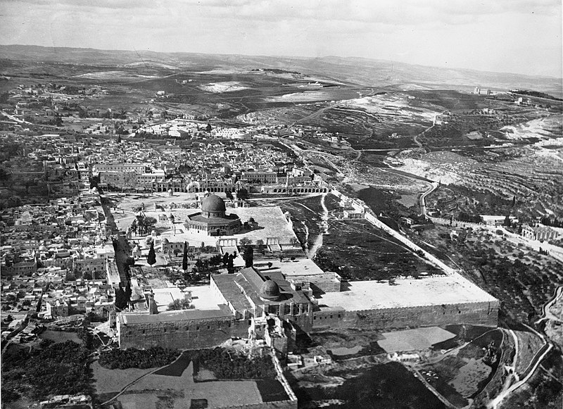 קובץ:A southern view of the Temple Mount, 1931. (Library of Congress).jpg