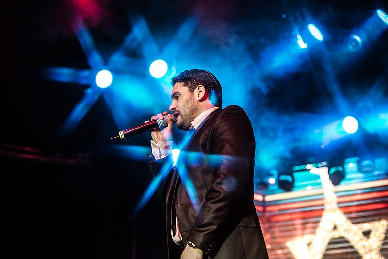 קובץ:Gad elbaz live in new york 2014.jpeg