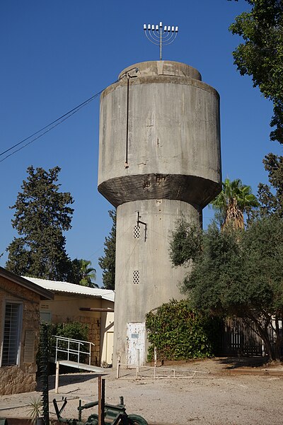 קובץ:Knbenshemen17.JPG