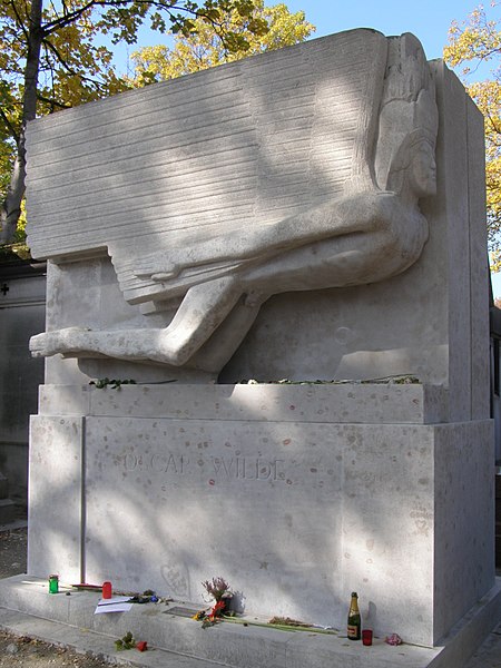 קובץ:Oscar Wilde tomb.jpg