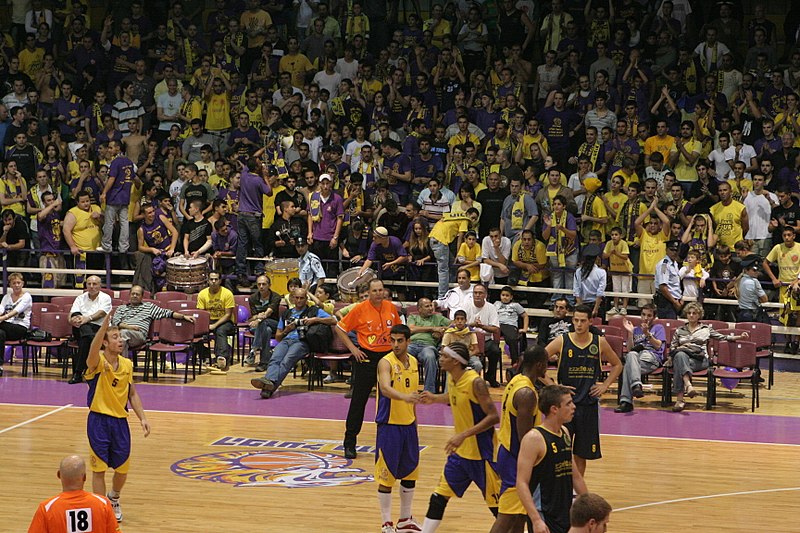 קובץ:Hapoel Holon Basketball.jpg