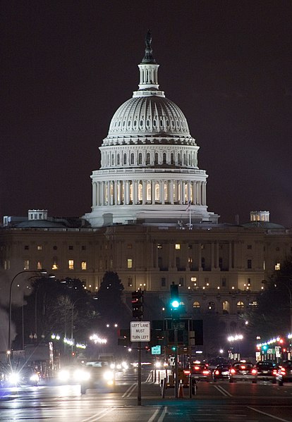 קובץ:US Capitol Building seen from Pennsylvania Ave.jpg