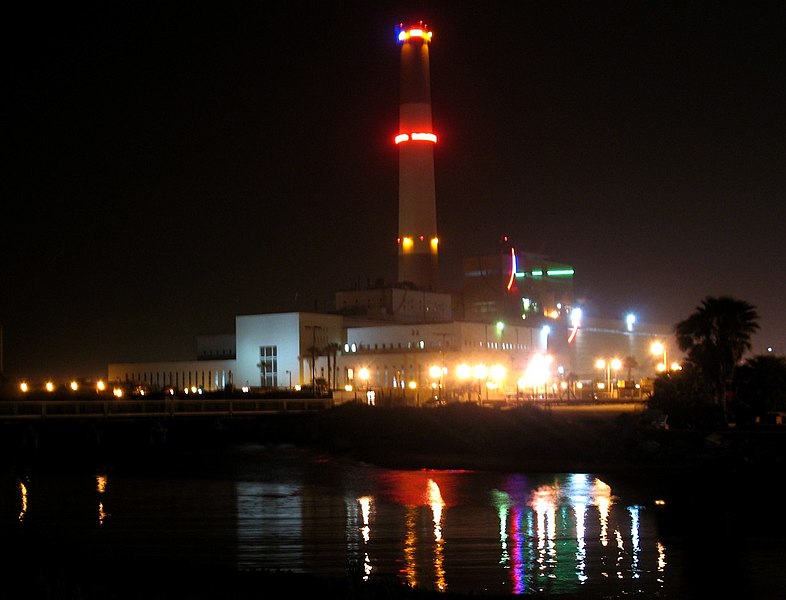 קובץ:Reading Power Plant at Night.jpg