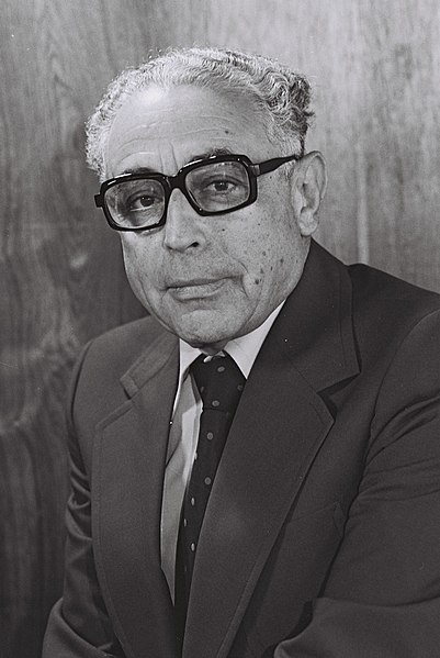 קובץ:Portrait of MK Yitzhak Berman 1977.jpg