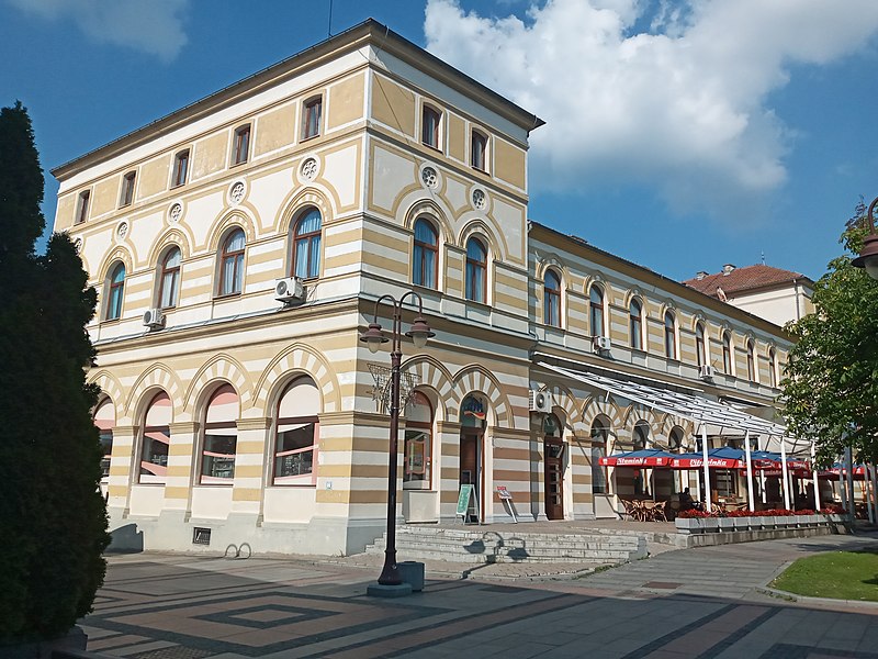 Datoteka:Hotel Posavina Brčko.jpg