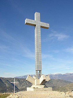 Milenijski križ na vrhu Huma
