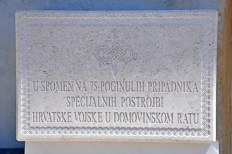 Datoteka:Zapovjedništvo specijalnih snaga 75 poginulih pripadnika Udbina n.jpg