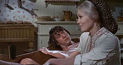 Dustin Hoffman és Faye Dunaway a film egyik jelenetében