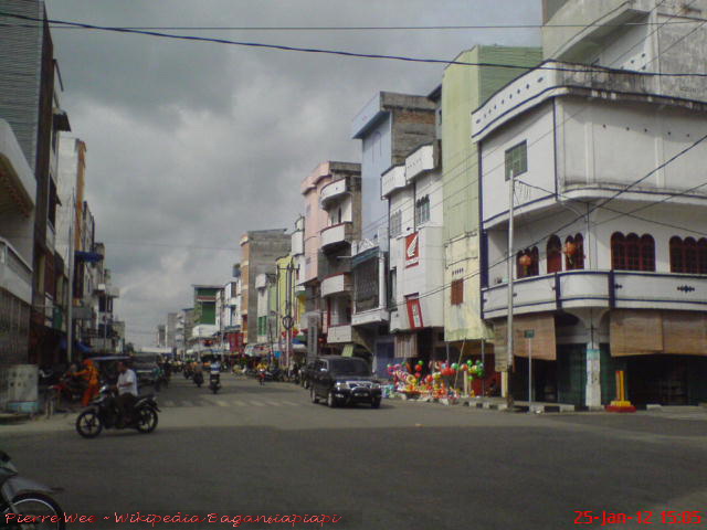 Berkas:Jalan Perdagangan-Bagansiapiapi 2012.jpg