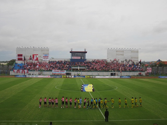 Berkas:Stadion-gelora-bangkalan.jpg