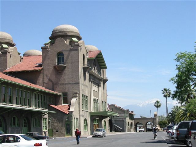 Berkas:SantaFeDepot,SanBdo.jpg