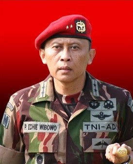 Berkas:Danjen Kopassus Pramono Edhie Wibowo.jpg