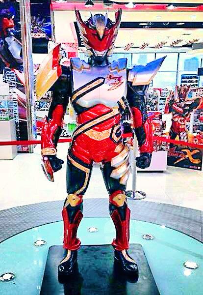 Berkas:BIMA-X Flame Toys City Lotte Avenue Jakarta 2014.jpg