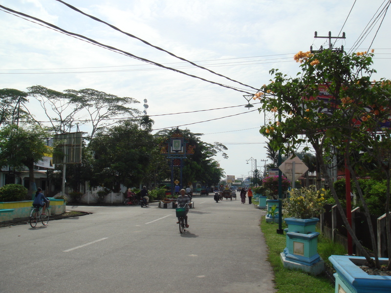 Berkas:Jalan merdeka selatpanjang.jpg