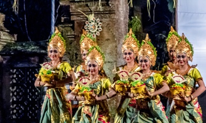 Berkas:Kegiatan Budaya di Puri Anom Tabanan 2.jpeg