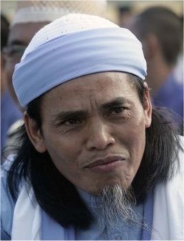 Berkas:Amrozi bin Nurhasyim.jpg