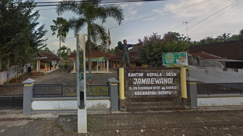 Berkas:Kantor-desa-jambewangi-sempu-banyuwangi.JPG