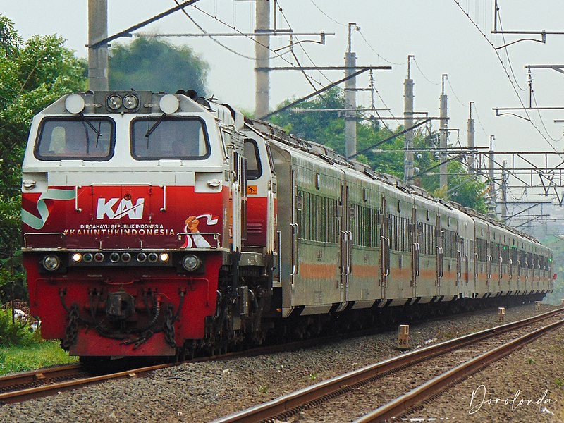 Berkas:Kereta api Kertajaya TB.jpg