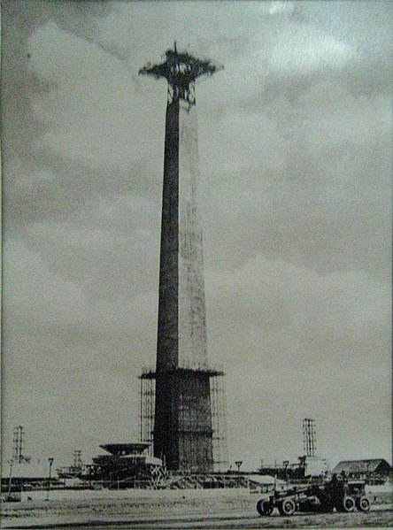 Berkas:Monas Construction Circa 1963.JPG