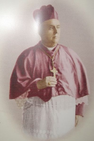 Berkas:Mgr. Anton Pieter Franz van Velsen.jpg