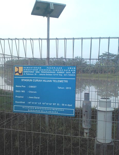 Berkas:Stasiun Curah Hujan Telemetri.jpg