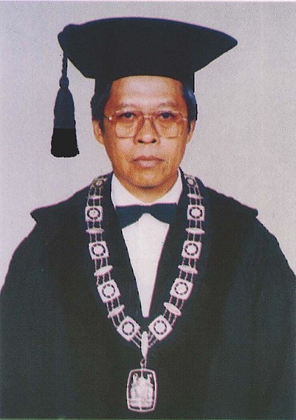Berkas:Prof Ir Lilik Hendrajaya MSc PhD.jpg