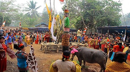 Patung Sapundu dalam Upacara Tiwah masyarakat Dayak Ngaju