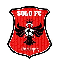 Logo Solo FC bergambar Jatayu dengan moto Tijitibeh (mati siji mati kabeh)