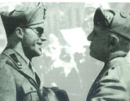 File:Carlo Borsani con Benito Mussolini.jpg