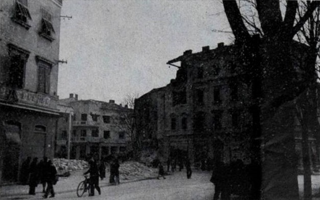 File:Bombardamenti di Pola.jpg