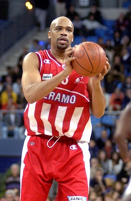 File:Shawnelle Scott (Teramo Basket 2003-2004).jpg