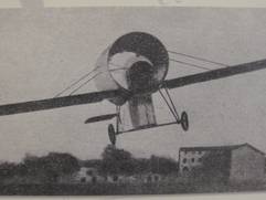 File:23 dicembre 1929, la botte volante di Mattioni nel primo volo a Firenze - Campo di Marte.jpg