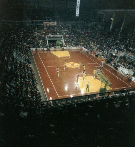 File:Hangar Pesaro.jpg