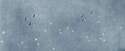 I primi lanci dei Fanti dell'aria operati dal 15º Stormo da Castel Benito, in Libia.