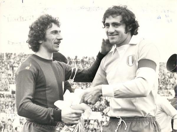 File:Lazio-Bologna, 1974-75, Savoldi e Chinaglia.jpg