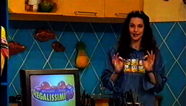 File:Luana Colussi 1995.png