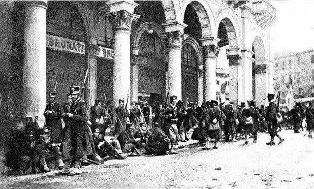 File:Moti del 1898 in piazza Duomo a Milano.jpg