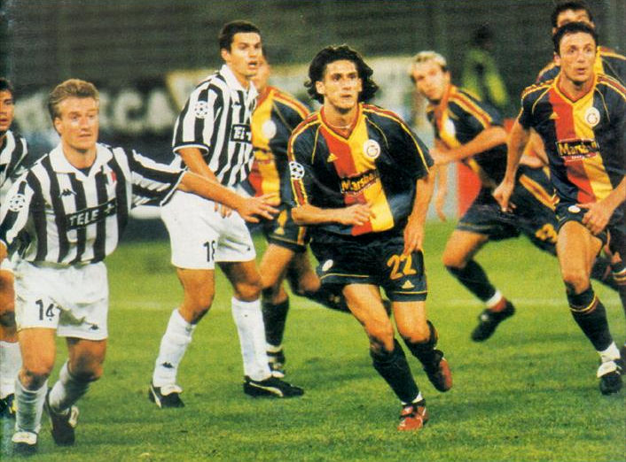 File:Champions League 1998-99 - Juventus vs Galatasaray - Deschamps, Blanchard, Davala.jpg