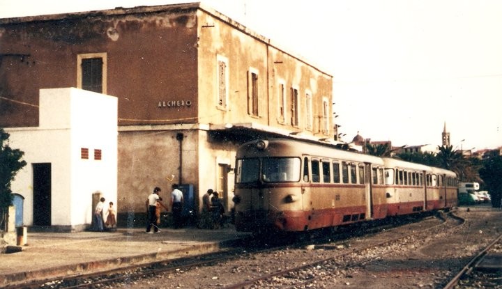 File:Vecchia stazione di Alghero(SS).jpg