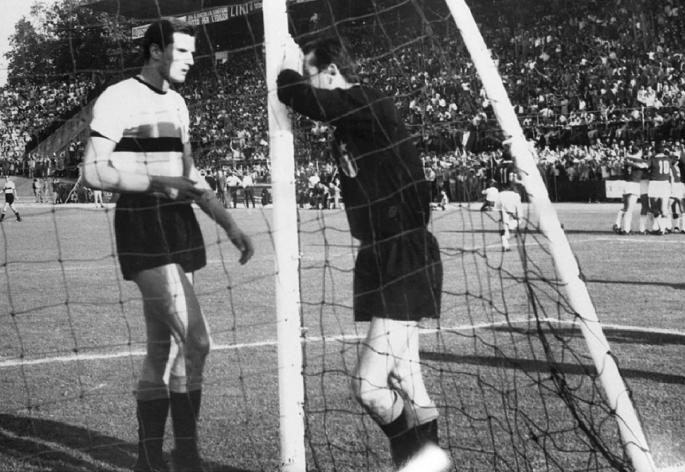 File:Serie A 1966-67, Mantova-Inter 1-0, Facchetti e Sarti.jpg