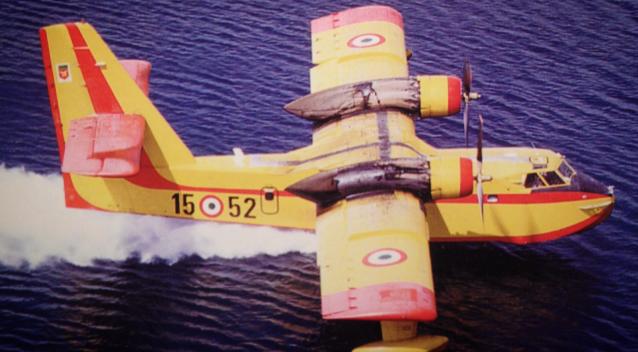 File:Canadair 15º Stormo.jpg