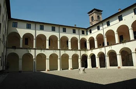 File:Fontevivo Chiostro.jpg