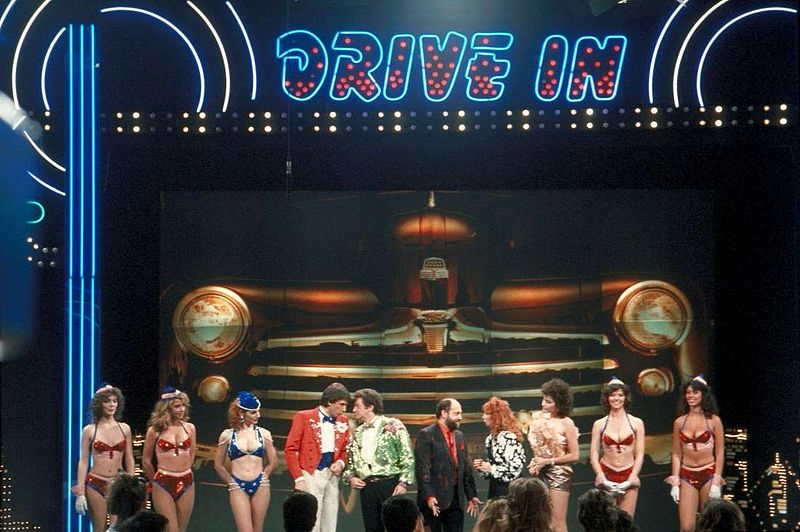 File:'Drive In' - Canale 5.jpg