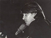Fabrizio De André in concerto nel 1980.