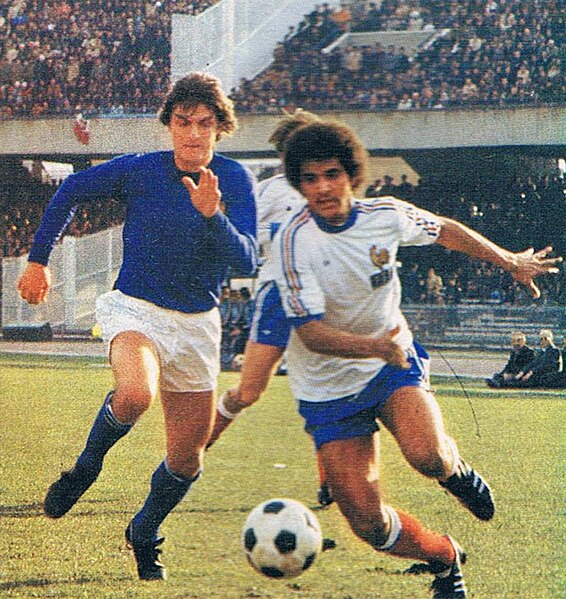 File:Italia vs Francia - Napoli - 1978 - Giancarlo Antognoni e Gérard Janvion.jpg