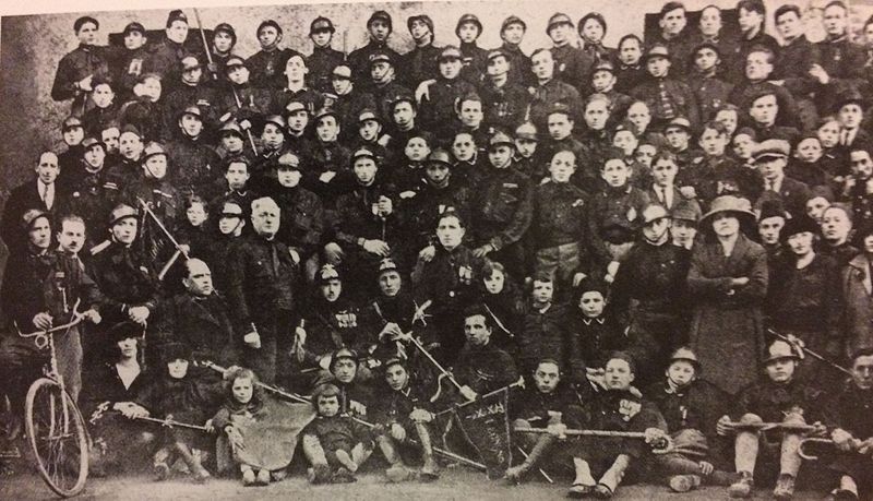 File:Squadristi fascisti di Legnano (1920).jpg